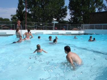 wave action in the pool at wachter aquatic complex photo